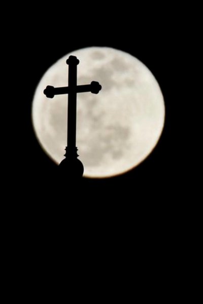 Луна крестиком