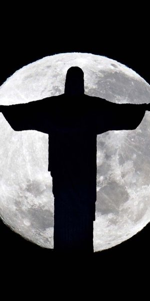 Иисус Христос на черном фоне