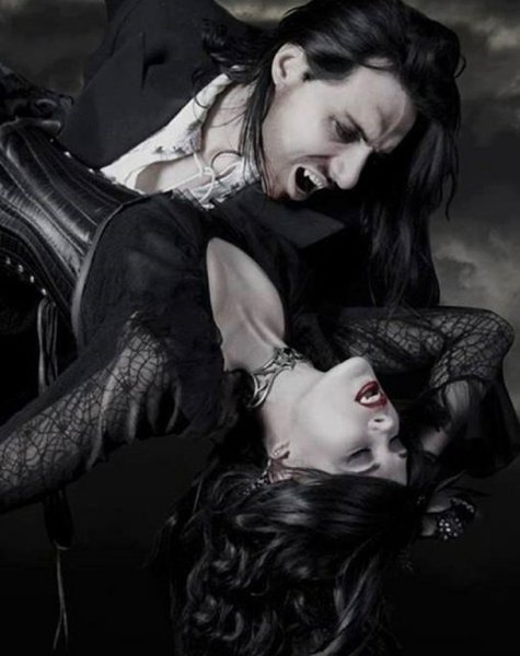 Девочка вампир Дракула