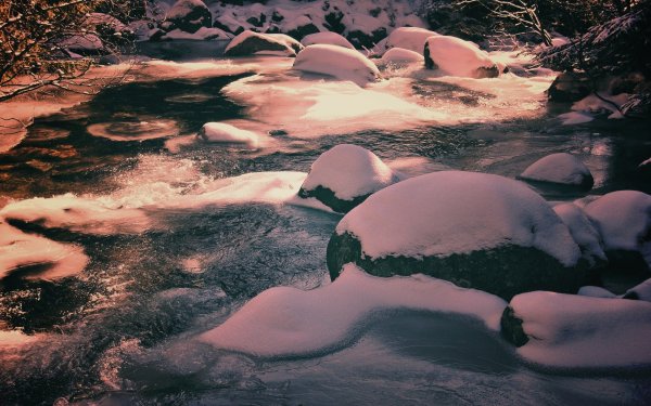 Талый снег фон