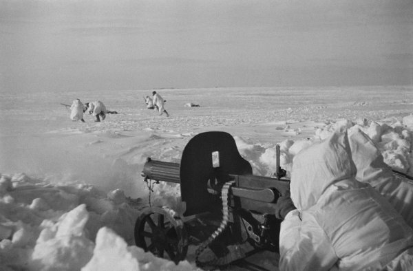 Пулемётный взвод в бою зима 1943