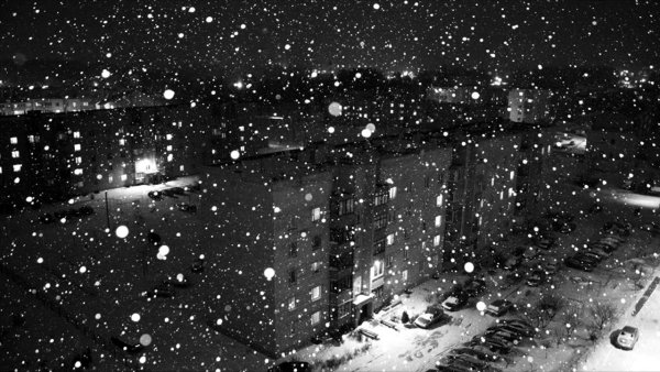 Снегопад за окном