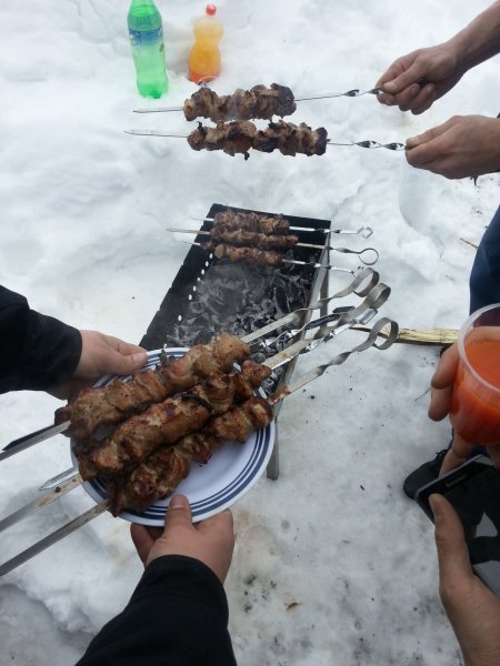 Шашлык зимой на природе