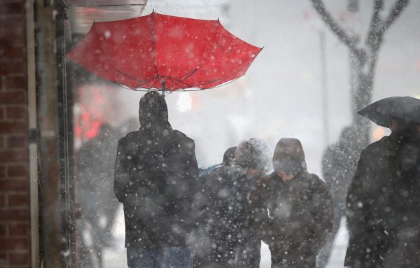 Мокрый снег и ветер