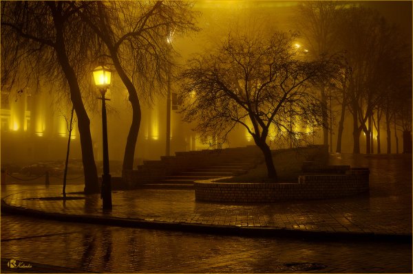 Поздний вечер в городе