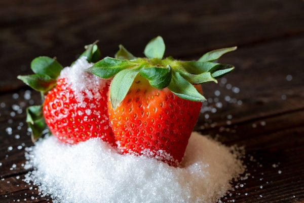 Клубника с сахаром