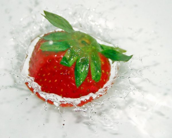 Обои клубника на рабочий стол плавающие