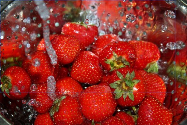 Мытье клубники