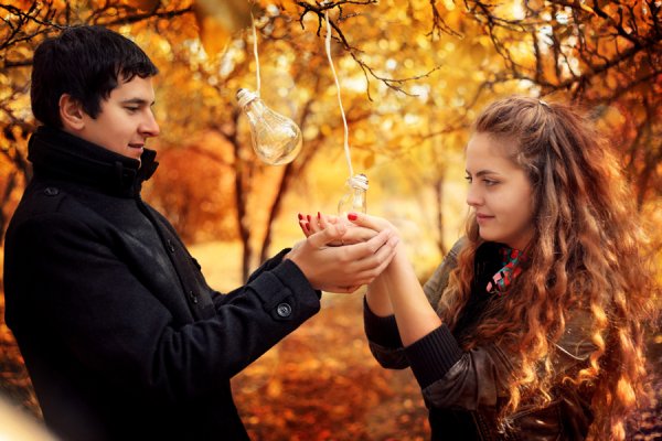 Осеннее расставание влюбленных