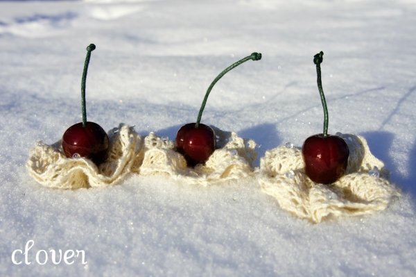 Черешня на снегу