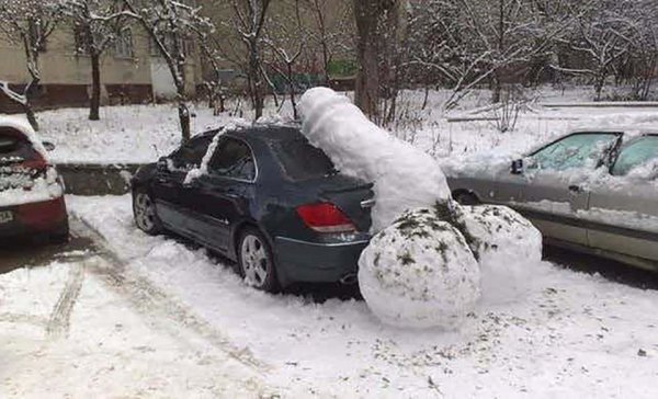 Член из снега на машине