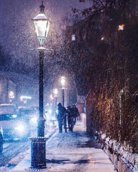 Фонарь зимой