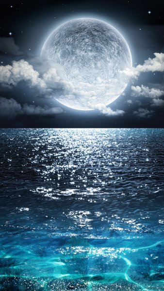 Фиолетовая Луна