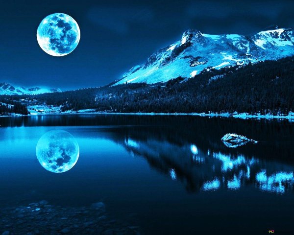 Луна с горами 4к