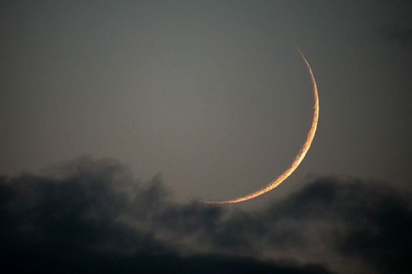 Месяц на небе