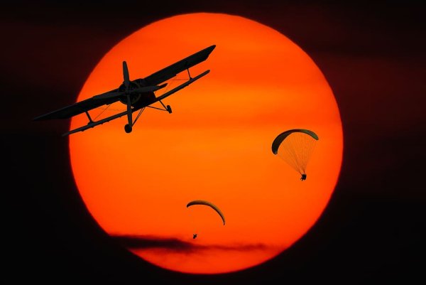 Оранжевая Луна