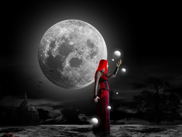 Таинственная Луна