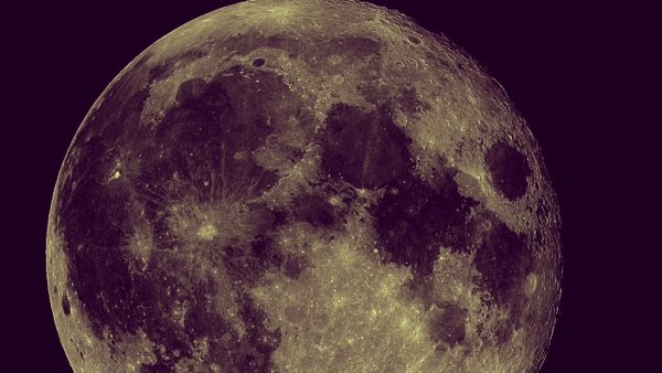 Луна и море