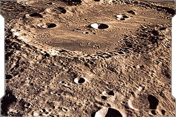 Кратер Гагарина на Луне
