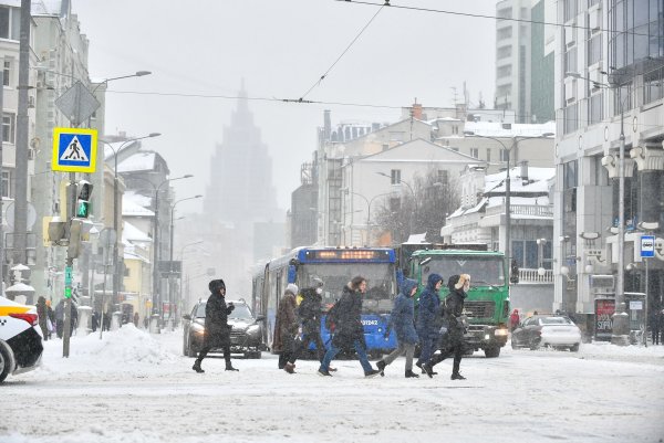 Москва снегопад 2021