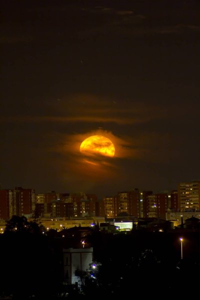 Пылающая Луна