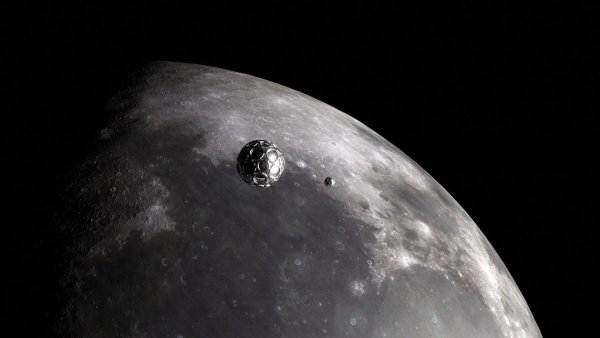 Луна в космосе
