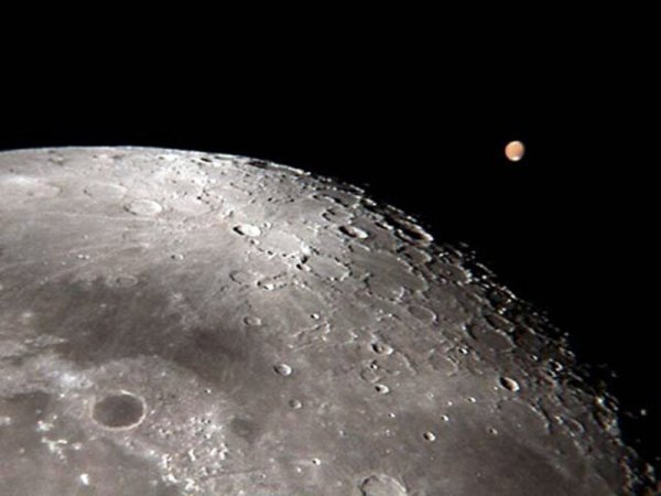 Фото Марса с Луны
