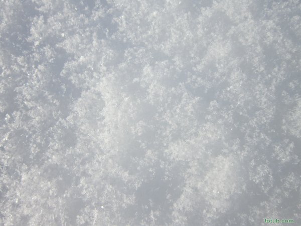 Чистый белый снег