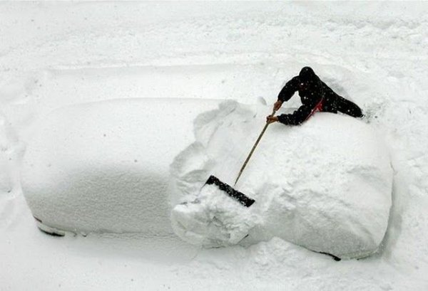 Много снега смешно