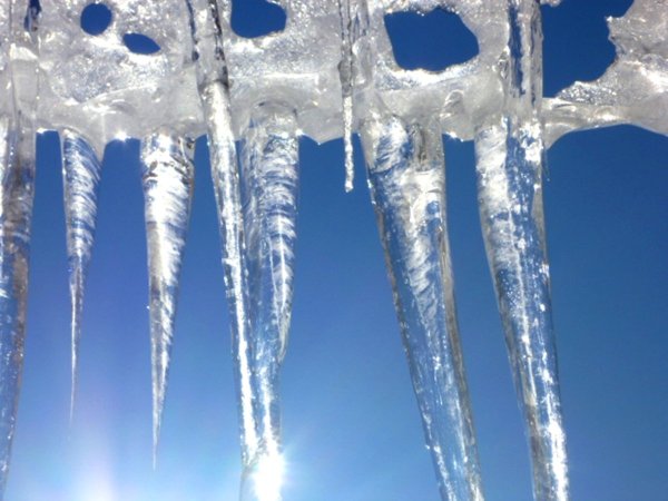 Сосульки на крыше