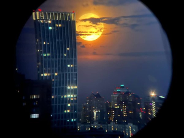 Суперлуние 2022 Москва