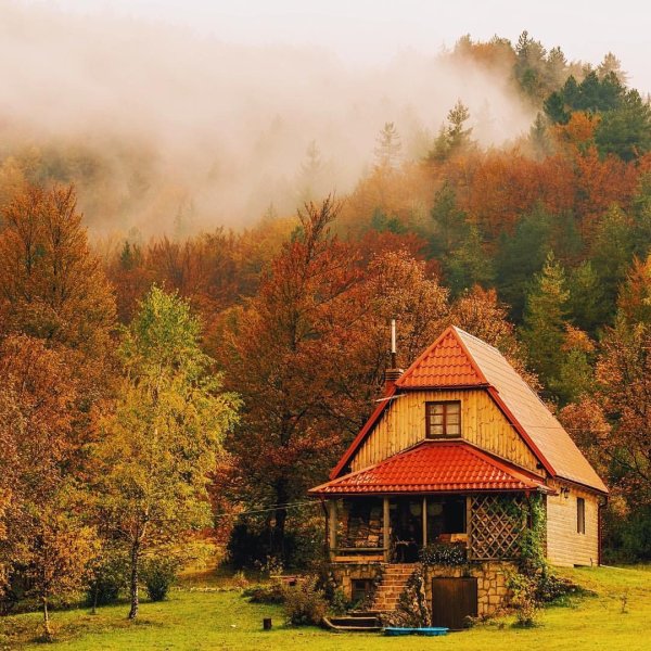 Красивая осень домик