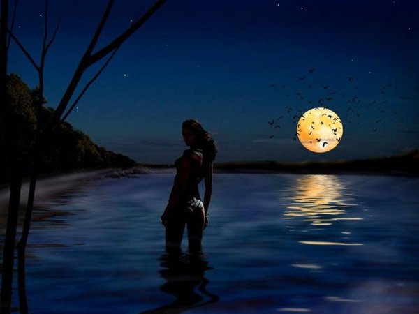 Море Луна девушка