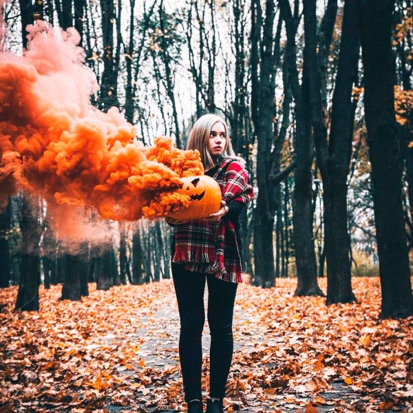 Осенняя фотосессия с цветным дымом