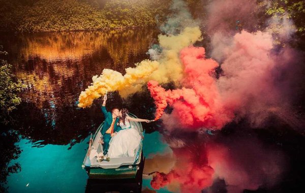 Цветной дым