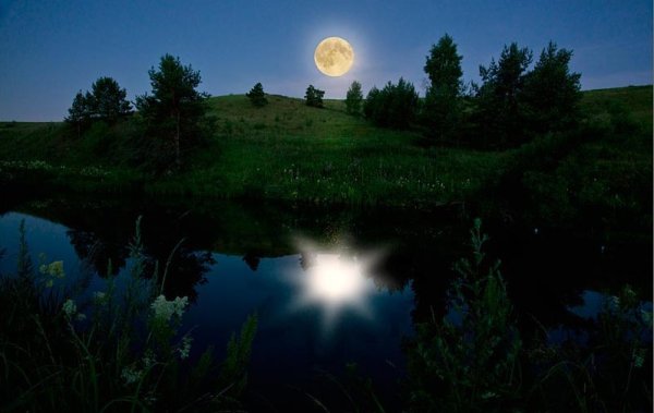 Ночь река Луна