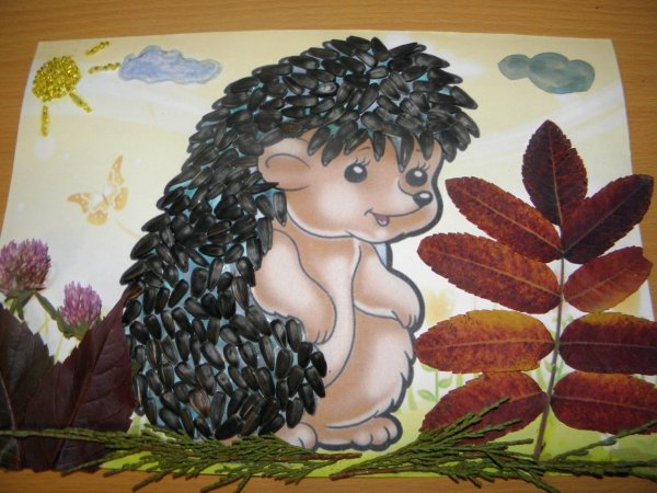 Поделка Ёжик из семечек