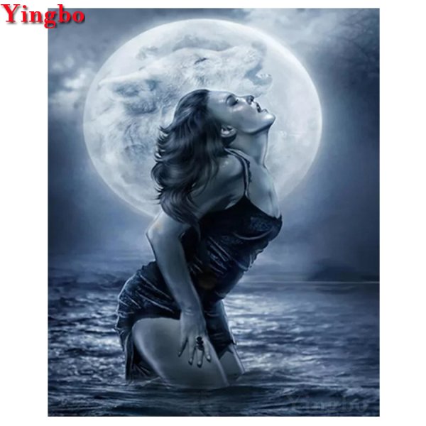 Девушка под луной