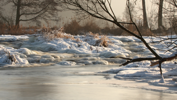 Ранняя Весна таяние снега