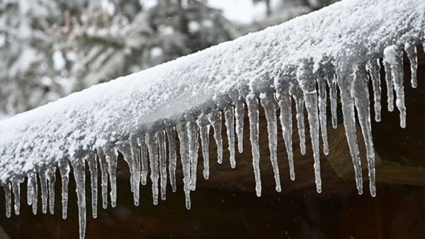 Зимние сосульки и дети