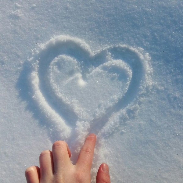 Сердце из снега