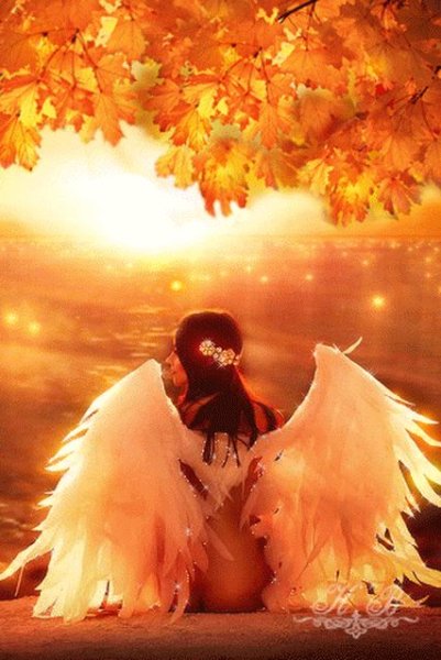 Фотосессия с крыльями осенью