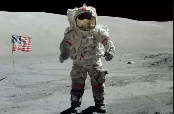 Человек на Луне Нил Армстронг