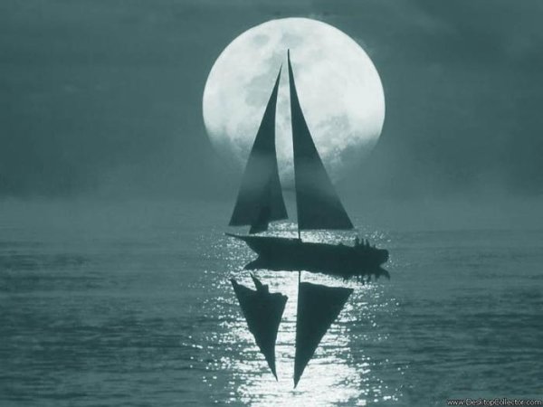 Корабль Парус под луной