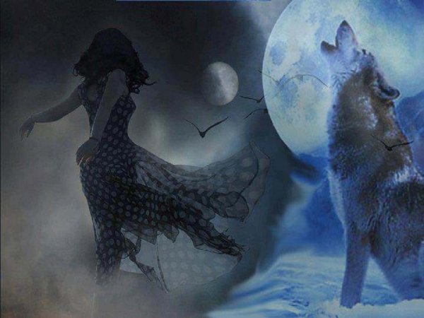 Девушка волчица воет на луну