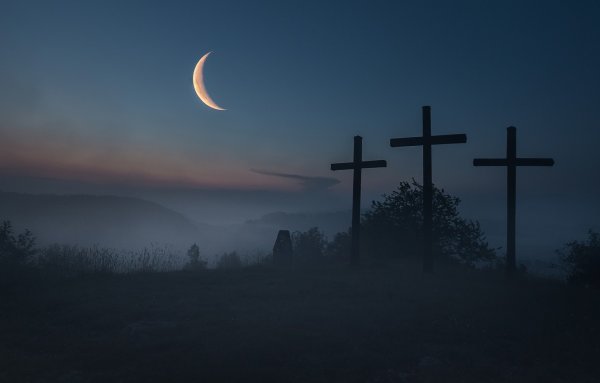 Ночное кладбище