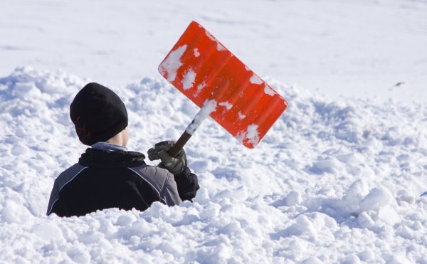 Грести снег