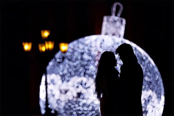 Влюбленные зима вечер