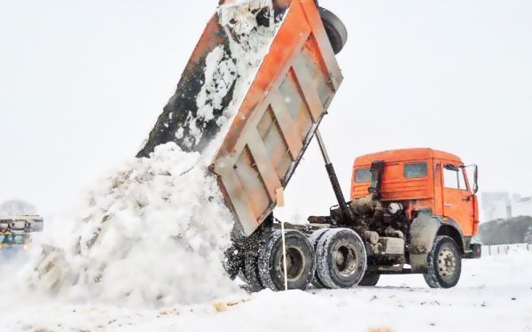 КАМАЗ 55111 уборка снега