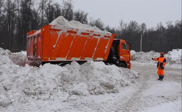 Уборка снега КАМАЗ 6520